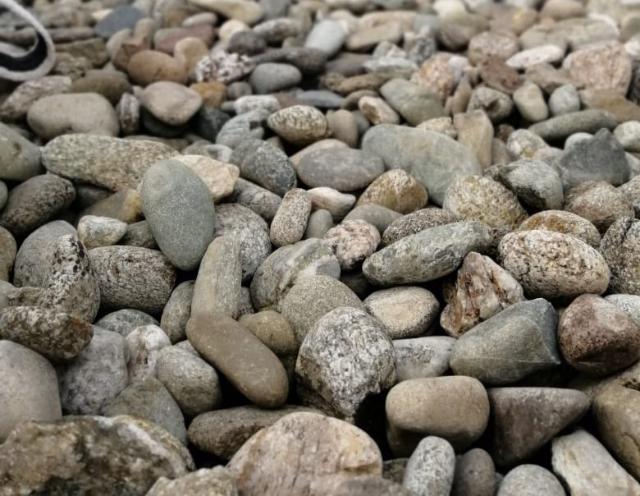 Галька речная пестрая (20-40 мм.)  купить в Мытищах от производителя, без посредников
