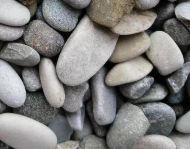 Где заказать гальку и каменную крошку с доставкой?  в Мытищах